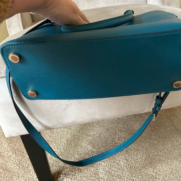 Michael Kors handbag. - Picture 4 of 6